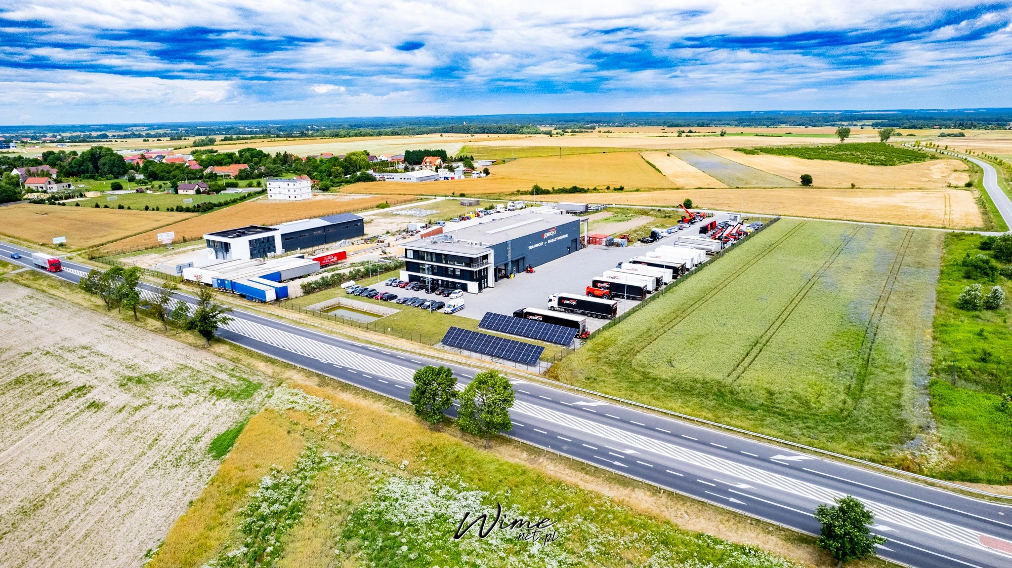 Budynek Dębicki Transport Komorniki - Realizacja KOPART INWEST / partnerów
